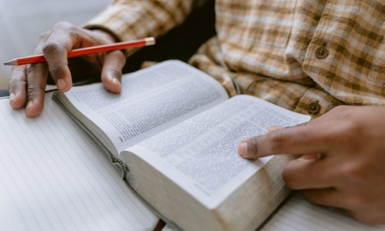 how to overcome addiction biblically 2